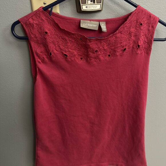 Croft and Barrow Cur Out High Neck Floral Sleeveless Tank Top Size M Wine Pink - Picture 2 of 7